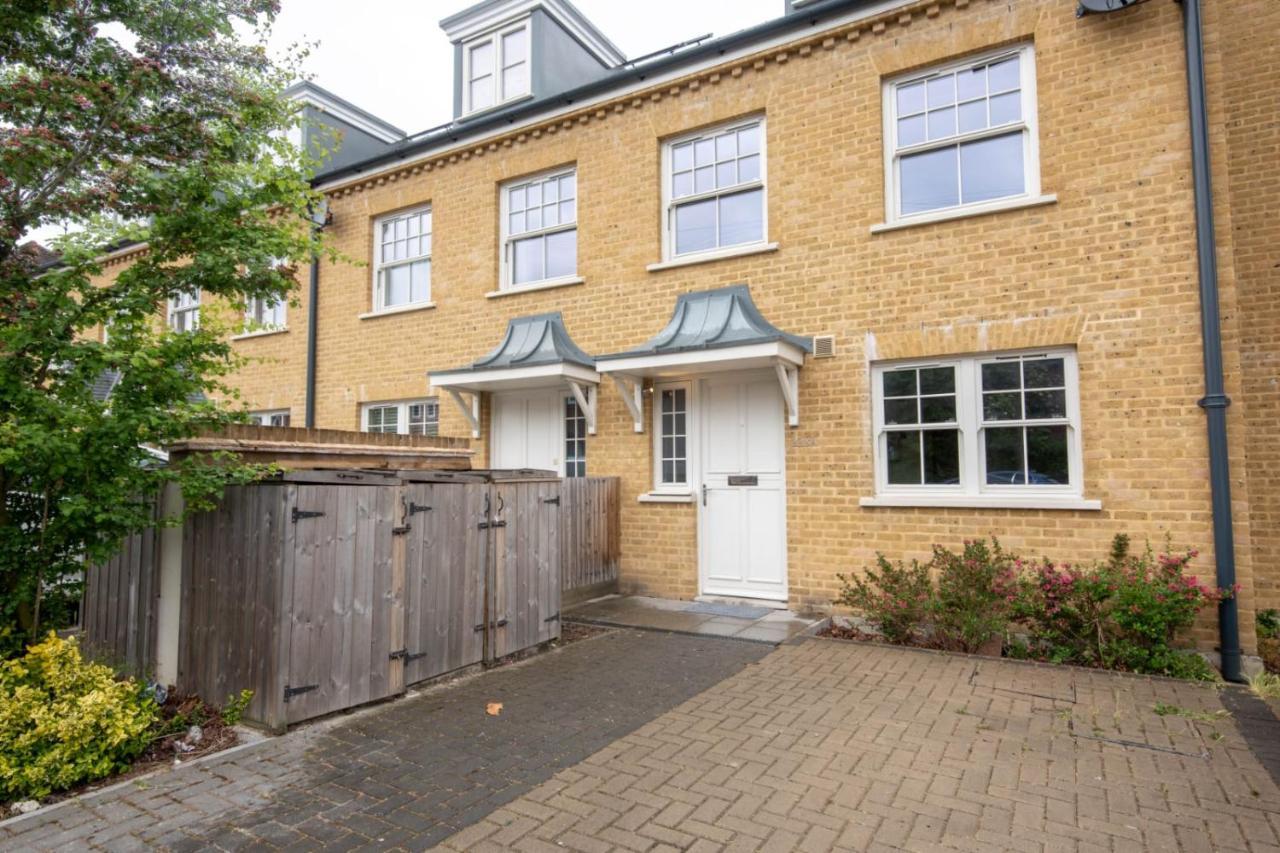 Lovely 4 Bed With Ensuite Free Wifi Off Street Parking In Sutton Morden  Екстер'єр фото