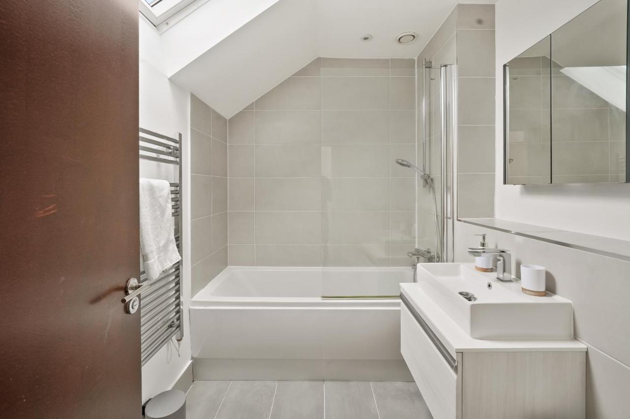 Lovely 4 Bed With Ensuite Free Wifi Off Street Parking In Sutton Morden  Екстер'єр фото